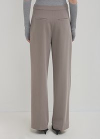 Calliope STRAIGHT CON TASCHINO  - Chino - marrone