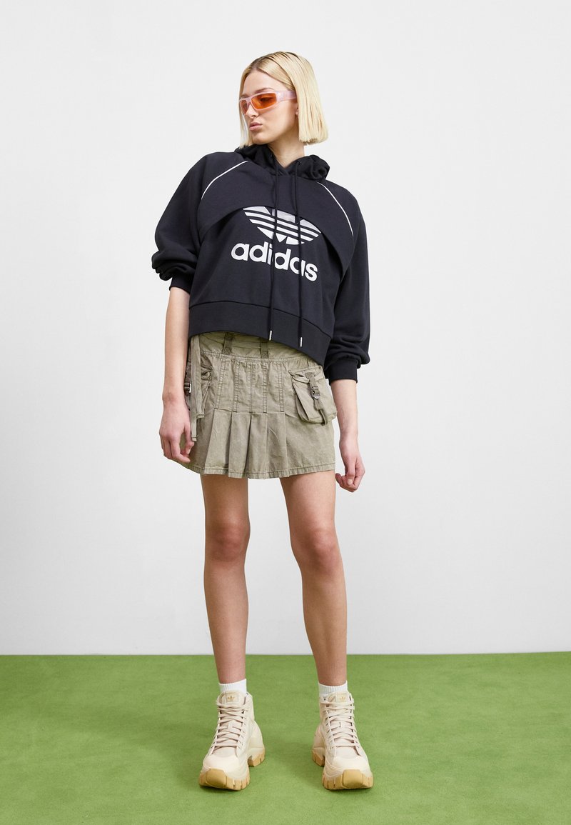adidas originals large logo