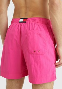 Tommy Hilfiger MEDIUM DRAWSTRING - Zwemshorts - hot magenta