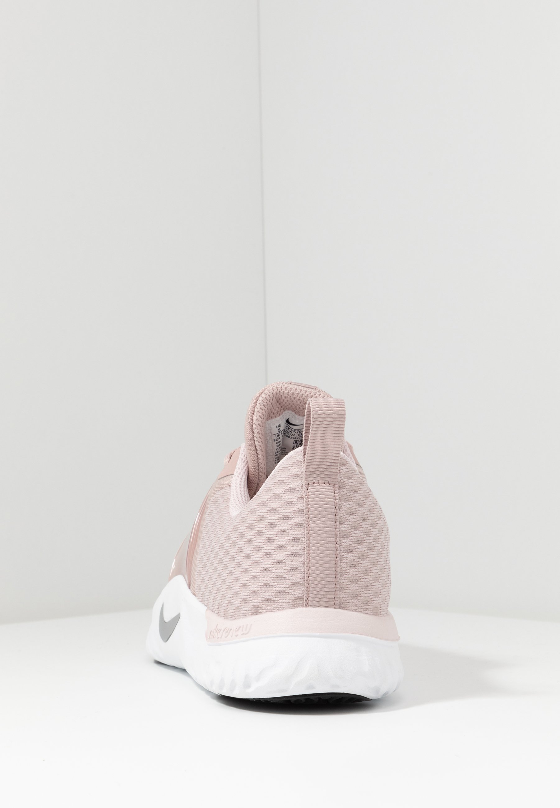 nike renew tr 10 trainers