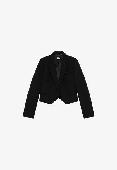 Zwarte cropped blazer met notch revers, enkele knoopsluiting en ingekeepte zakken, plat weergegeven op een witte achtergrond.