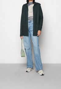 Vero Moda Strickjacke - dark green