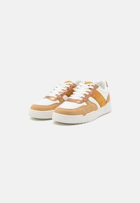 ONLY SHOES ONLSWIFT - Trainers - white/cognac/gold