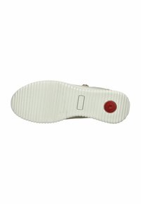 Semelle de chaussure en caoutchouc blanc avec une texture nervurée. Présente un accent circulaire rouge et un logo en relief. Empeigne lisse recouverte d'un matériau plus clair.