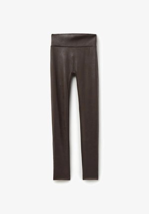 Brune fake læder leggings med høj talje og en glat tekstur, designet med en strømlinet, tætsiddende silhuet.