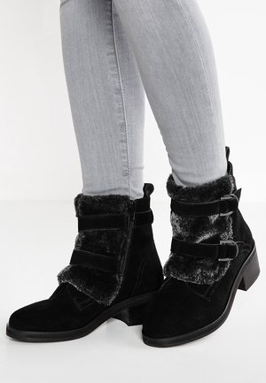 Classic ankle boots - black