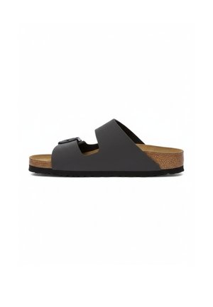 Schwarze offene Zehen-Slide-Sandale mit zwei Riemen, verstellbarer Schnalle am vorderen Riemen, Korkfußbett und strukturierter schwarzer Sohle.