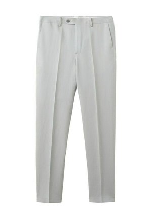 Jasnoszare, dopasowane spodnie z guzikiem i zamkiem błyskawicznym, szlufkami na pasek oraz bocznymi kieszeniami, przedstawione na białym tle.