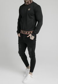 SIKSILK Kofta - black