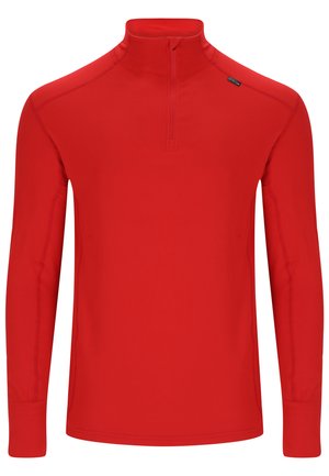Rode langwerpige trui met hoge kraag, voorzien van een kwart-rits aan de voorkant, gemaakt van glad, rekbaar materiaal en heeft minimale naden.