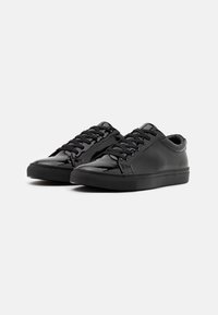 Steve Madden Tenisky - black