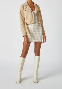 PULL&BEAR Veste en similicuir - beige