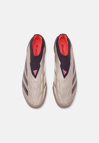 adidas Performance PREDATOR ELITE LACELESS FIRM GROUND - Jalkapallokengät kiinteälle alustalle - platin metallic/aurora black/carbon