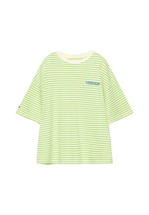 T-shirt à manches courtes, coupe ample, avec des fines rayures horizontales vertes et blanches et un petit texte bleu sur la poitrine et la manche.