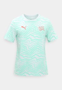 Lyhythihainen vaaleansinivalkoinen aaltoilevalla kuviolla varustettu urheilupaita, jossa punainen Puman logo ja Sveitsin jalkapallokilpi rinnassa.