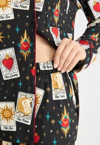 Chelsea Peers SET - Pyjama - black