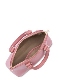 Borsa a mano in eco-pelle rosa con zip e hardware dorati. Presenta due manici, una texture liscia e un ampio scomparto interno.