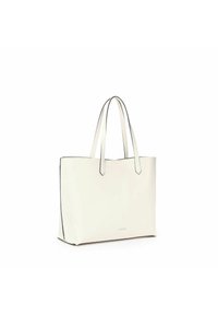 Witte leren tote bag met zwarte accenten, rechthoekige vorm, twee handvatten aan de bovenkant en minimalistisch ontwerp. Bevat geen zichtbare hardware of patronen.