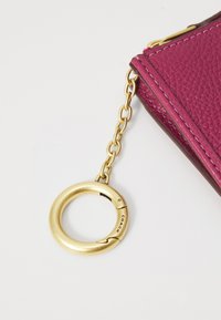 COACH ESSENTIAL MINI ID CARD CASE - Carteira - pink