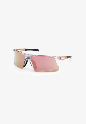 Sonnenbrille mit klarem Rahmen, pink verspiegelten Gläsern und schrägem Design. Texturierte schwarze Bügelenden sorgen für Halt. Leichtes und sportliches Design.