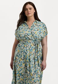 Lauren Ralph Lauren Woman FLORAL BELTED CREPE DRESS - Vardagsklänning - cream multi