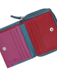 Lederbörse mit Reißverschluss. Verfügt über Fächer in Rot, Blau und Pink. Beinhaltet Kartenfächer und geprägt Branding im Inneren.