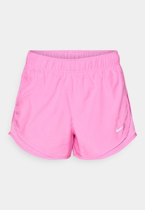 Shorts de sport rose en tissu léger, avec une taille élastique et un logo Nike blanc en bas à gauche.