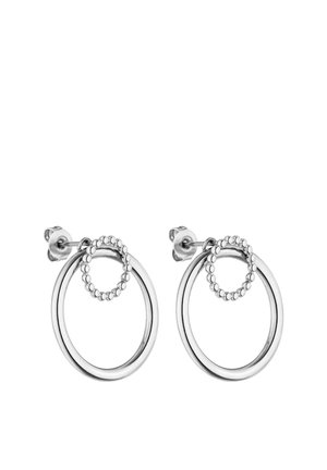 Silberne Steckerohrringe mit einem großen glatten Ring und einem kleineren strukturierten Perlenring, der innerhalb jedes größeren Rings hängt.