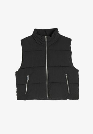 Czarna bezrękawnikowa kamizelka puchowa z wysokim kołnierzem, pikowanym wzorem i dwoma przednimi kieszeniami na zamek błyskawiczny. Lekki materiał o gładkiej teksturze.