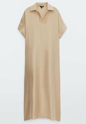 Robe midi beige à manches courtes avec col et patte de boutonnage en V, confectionnée dans un tissu léger.