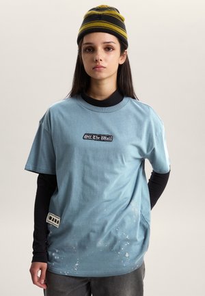 UNPATCHED OVERSIZE - T-shirt med print - light blue black