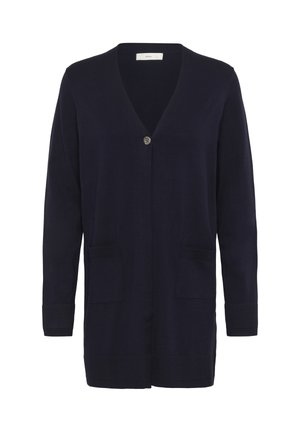 Cardigan long bleu marine avec col en V, fermeture à un bouton argenté, deux poches avant, et poignets et ourlet côtelés.