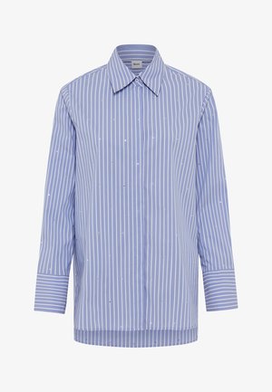 Helles blaues Langarmhemd mit dünnen vertikalen weißen Streifen, das kleine silberne Akzente aufweist. Klassischer Kragen und Knopfleiste.