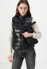 Tommy Jeans ESSENTIAL TAPE VEST - Waistcoat - black