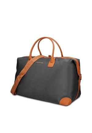 Borsa da viaggio nero tipo duffel con manici in pelle cuoio, tracolla e dettagli agli angoli, con cerniera dorata e piccolo logo.