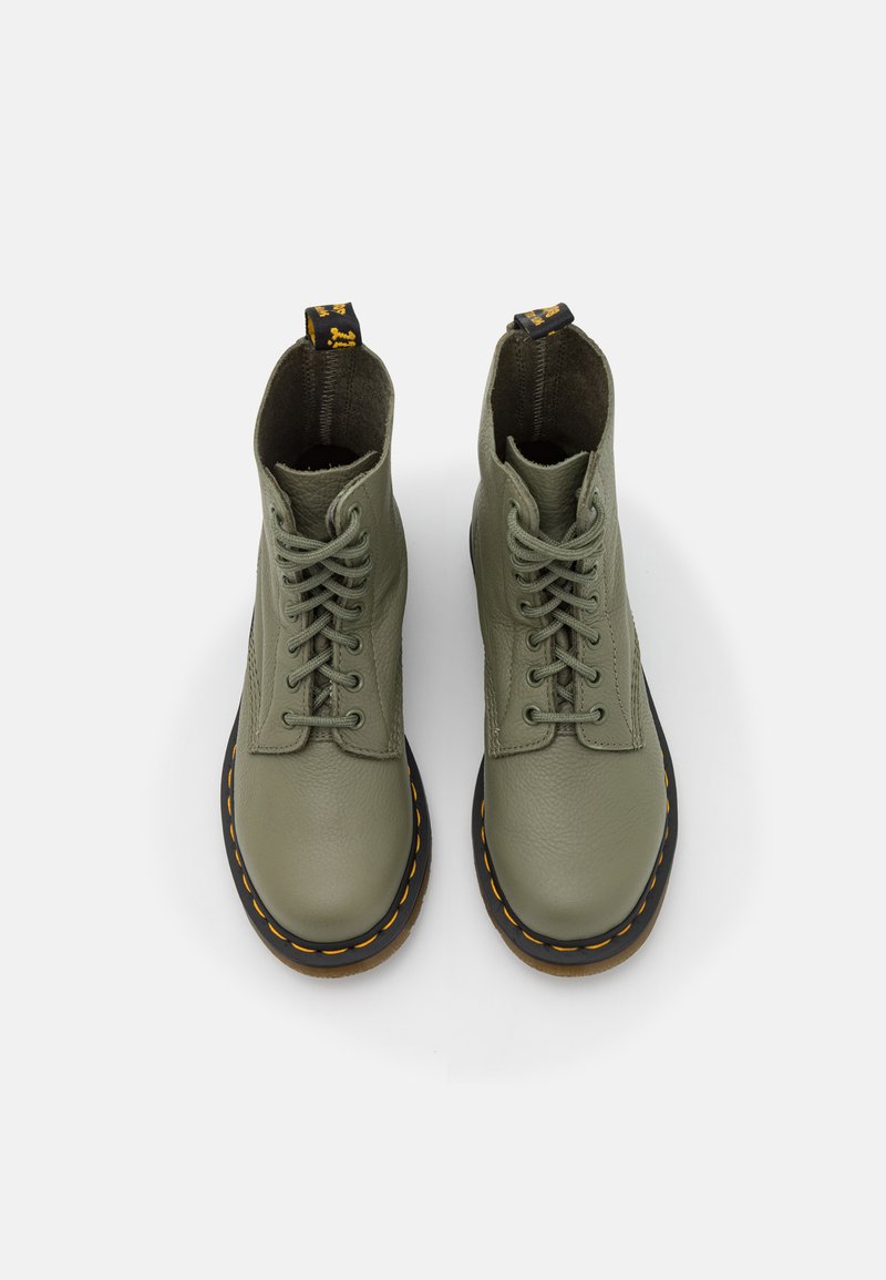 Commodore 64 128 C64 des années 1980, ils ont vendu un million de Commodore 64 128 C64 des années 1980, ils ont vendu un million de