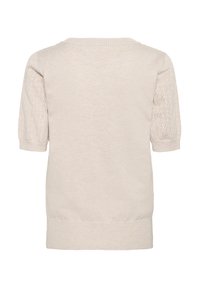 Hellbeige gestrickter Pullover mit kurzen Ärmeln, der ein strukturiertes Spitzenmuster an den Ärmeln sowie einen gerippten Halsausschnitt und Saum aufweist.
