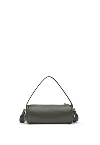 Borsa a cilindro in pelle verde oliva con tracolla nera regolabile e zip dorata, esposta su sfondo bianco.
