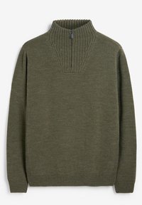Pull-over vert olive avec un col à demi-fermeture éclair, un col côtelé et des accents, et une texture en tricot lisse, doté de manches longues.