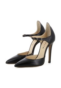 Zwarte leren hoge hakken met puntige neuzen, enkelbandje en een 10 cm hoge stilettohak. Glad textuur en minimalistisch ontwerp.