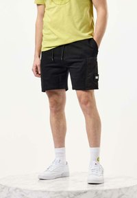 Weekend Offender CHIYODA PARACHUTE POCKET - Pantaloni sportivi - black