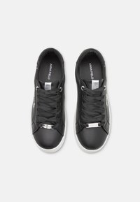 Anna Field Joggesko - black