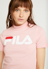Fila EVERY TURTLE TEE - T-shirt imprimé - quartz pink