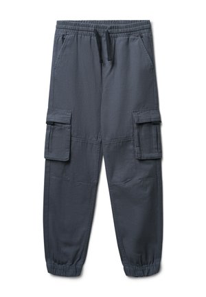 Pantaloni cargo grigio scuro con vita elasticizzata, lacci regolabili, tasche laterali e due ampie tasche cargo su ciascun pantalone.