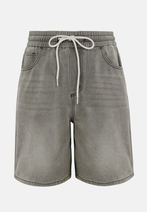 Sive traper hlače kratke s elastičnim pojasom i bijelim vezicama, s prednjim džepovima i opuštenim krojem.