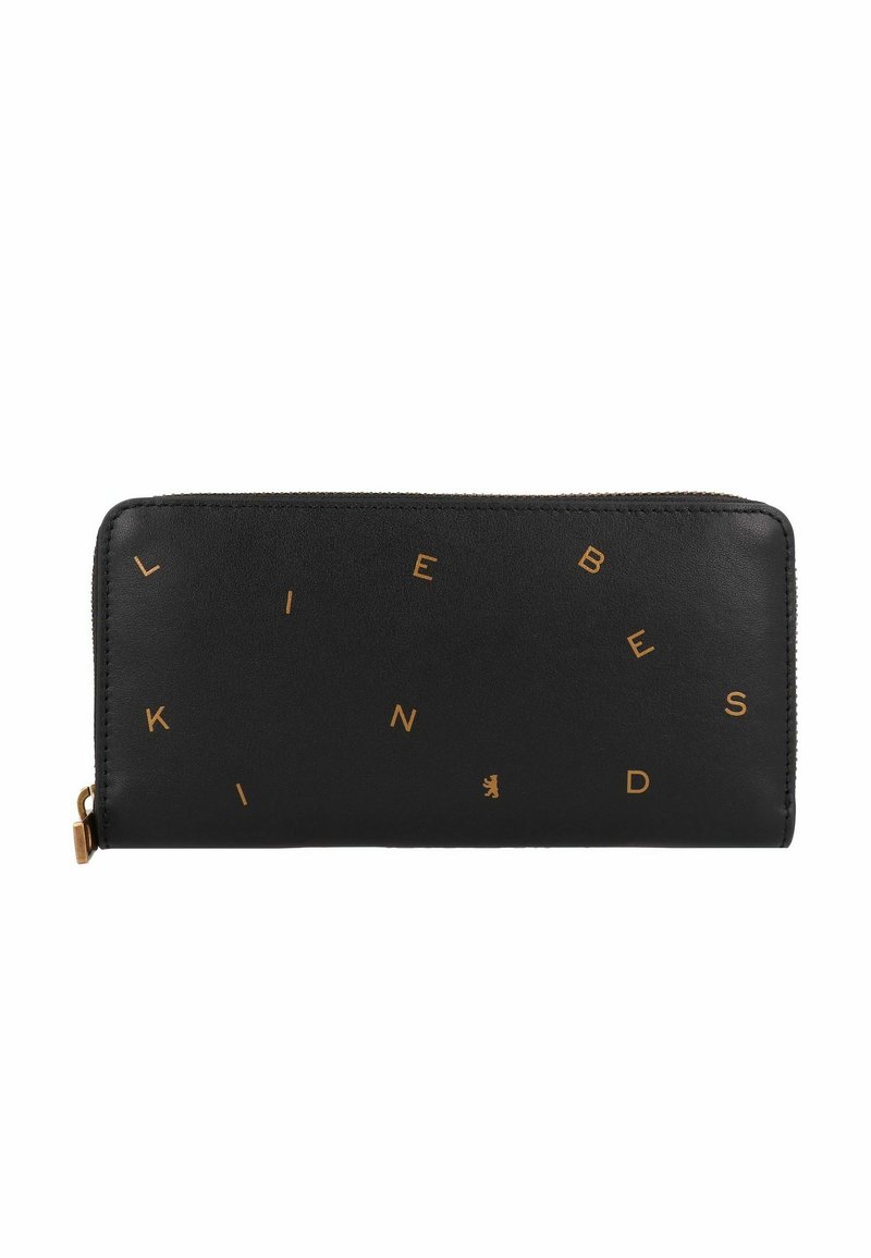 Portafoglio in pelle nera con chiusura a zip, caratterizzato da lettere dorate sparse e un piccolo logo a forma di orsetto. Texture liscia e forma rettangolare.