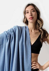 MAЯSIKØH ISOLA DI DINO - Beach towel - blue