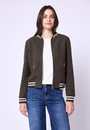 - Kurtka Bomber