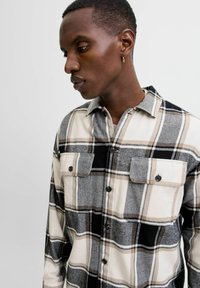 Jack & Jones JJECHARGE LS NOOS - Camisa - crockery