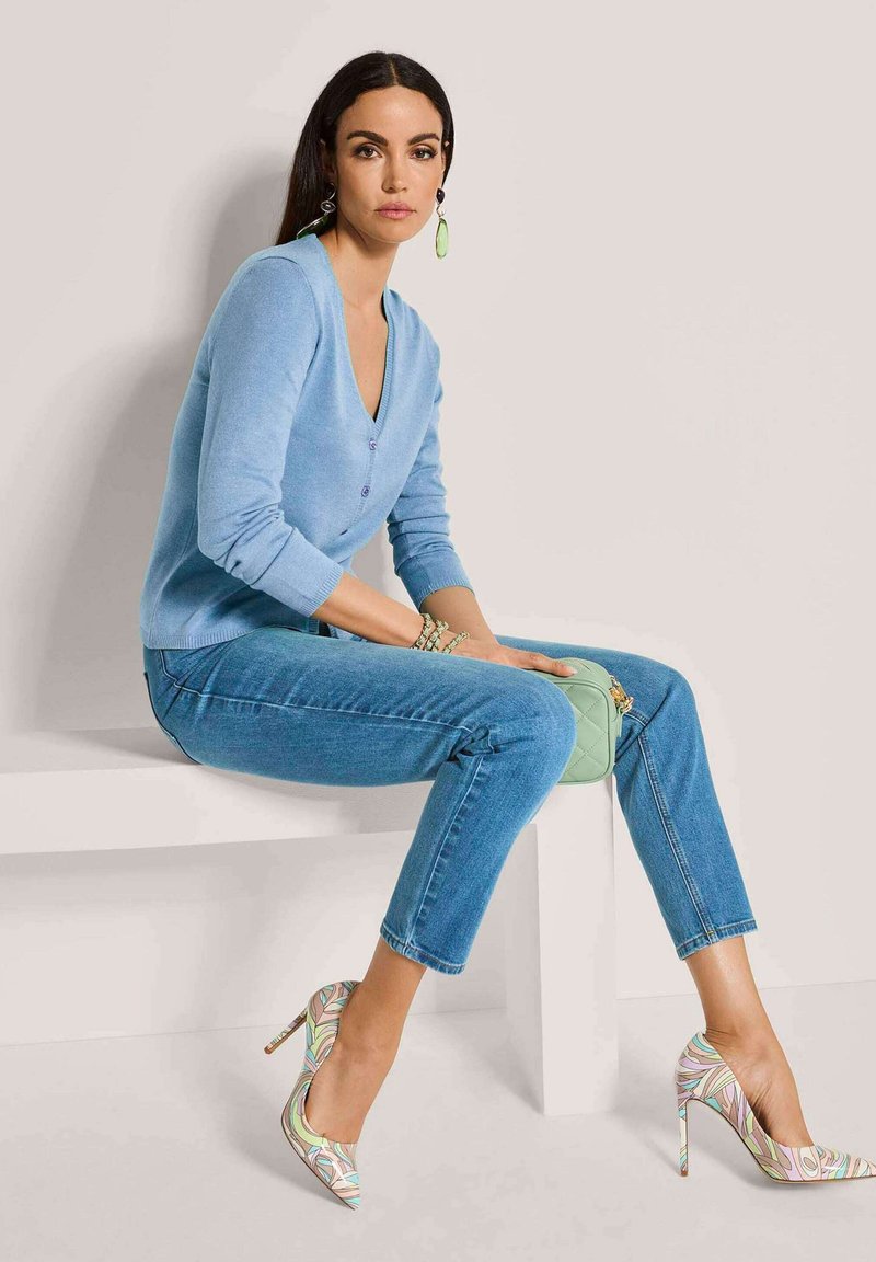 MADELEINE Strickjacke smoky blue melange/blau Zalando